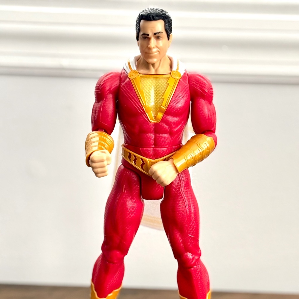 DC Comics Shazam! 12" Action Figure Thunder Punch Toy Zachary Levi 2019 Mattel